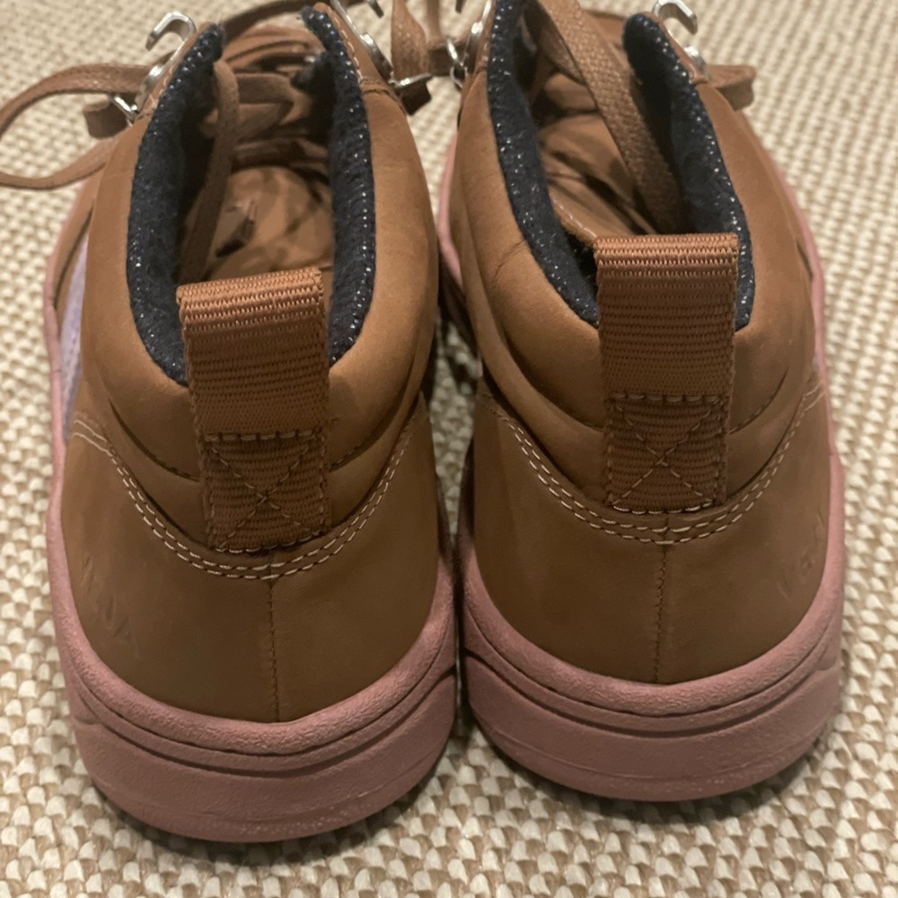 VEJA Gender Inclusive Roraima High Top Sneaker NWOT - Picture 11 of 14